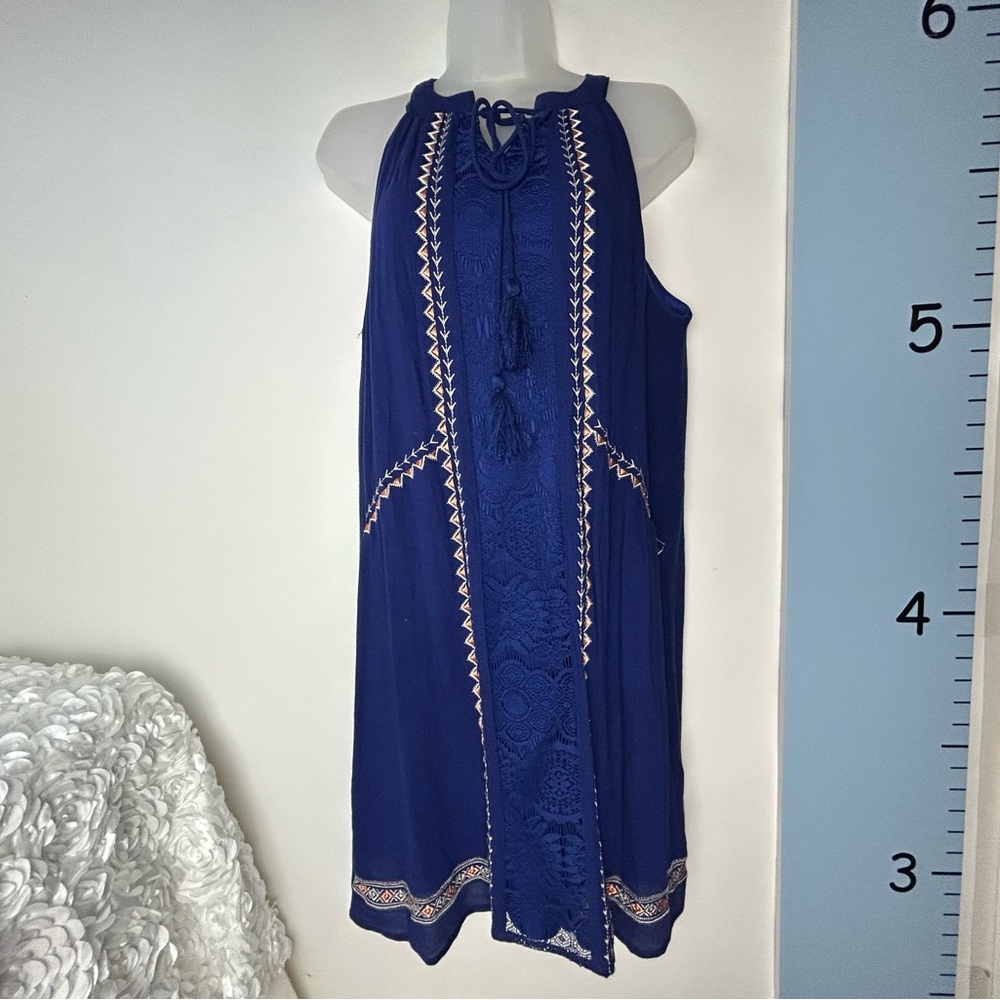 YA Los‎ Angeles Blue Sleeveless Lace Dress Medium